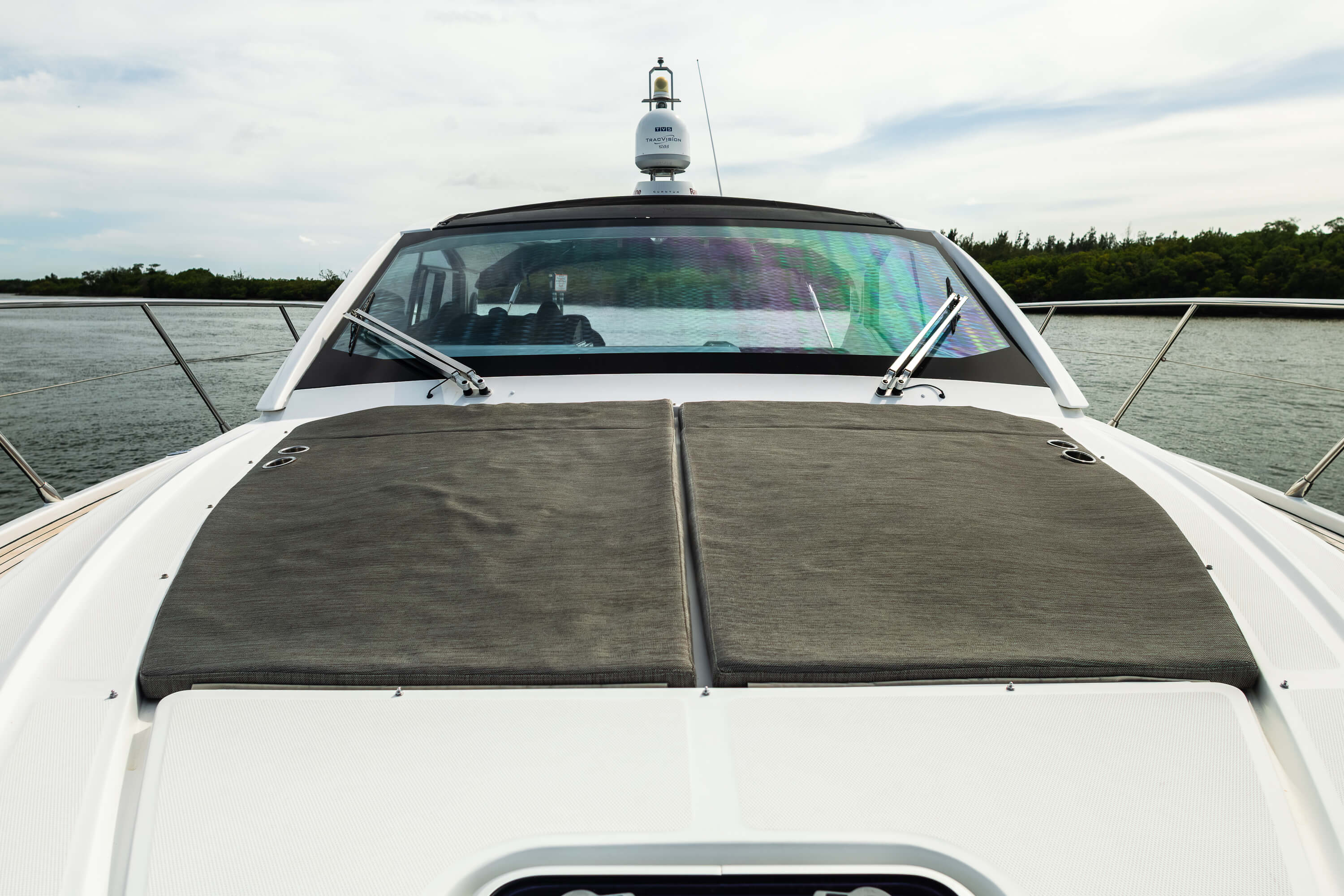 Yacht Photo 20